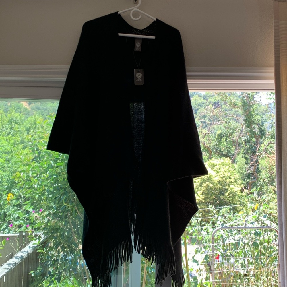 NWT VINCE CAMYTO WRAP BLACK ONE SIZE FITS ALL